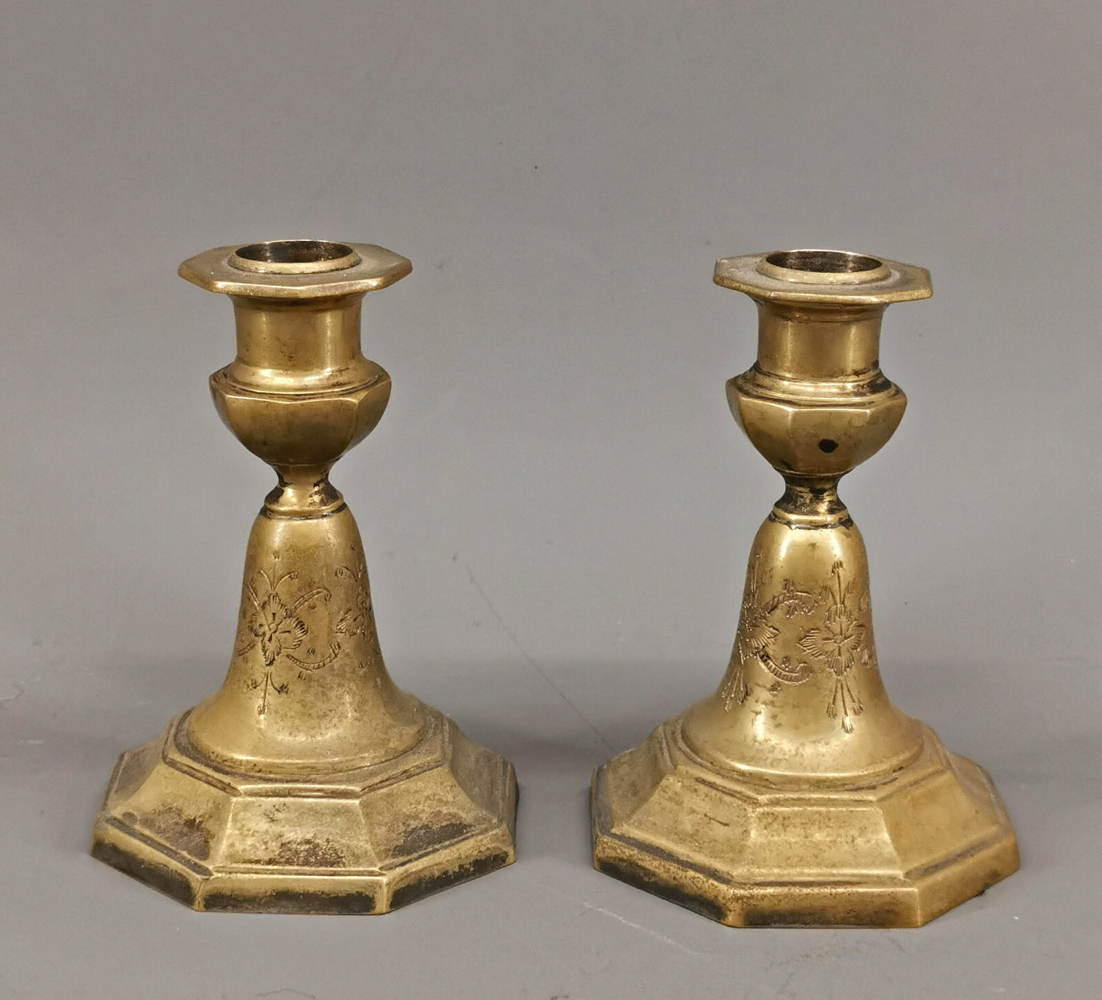 9133011 Pair Messing-Leuchter Historicism Brass Um 1850 H12cm