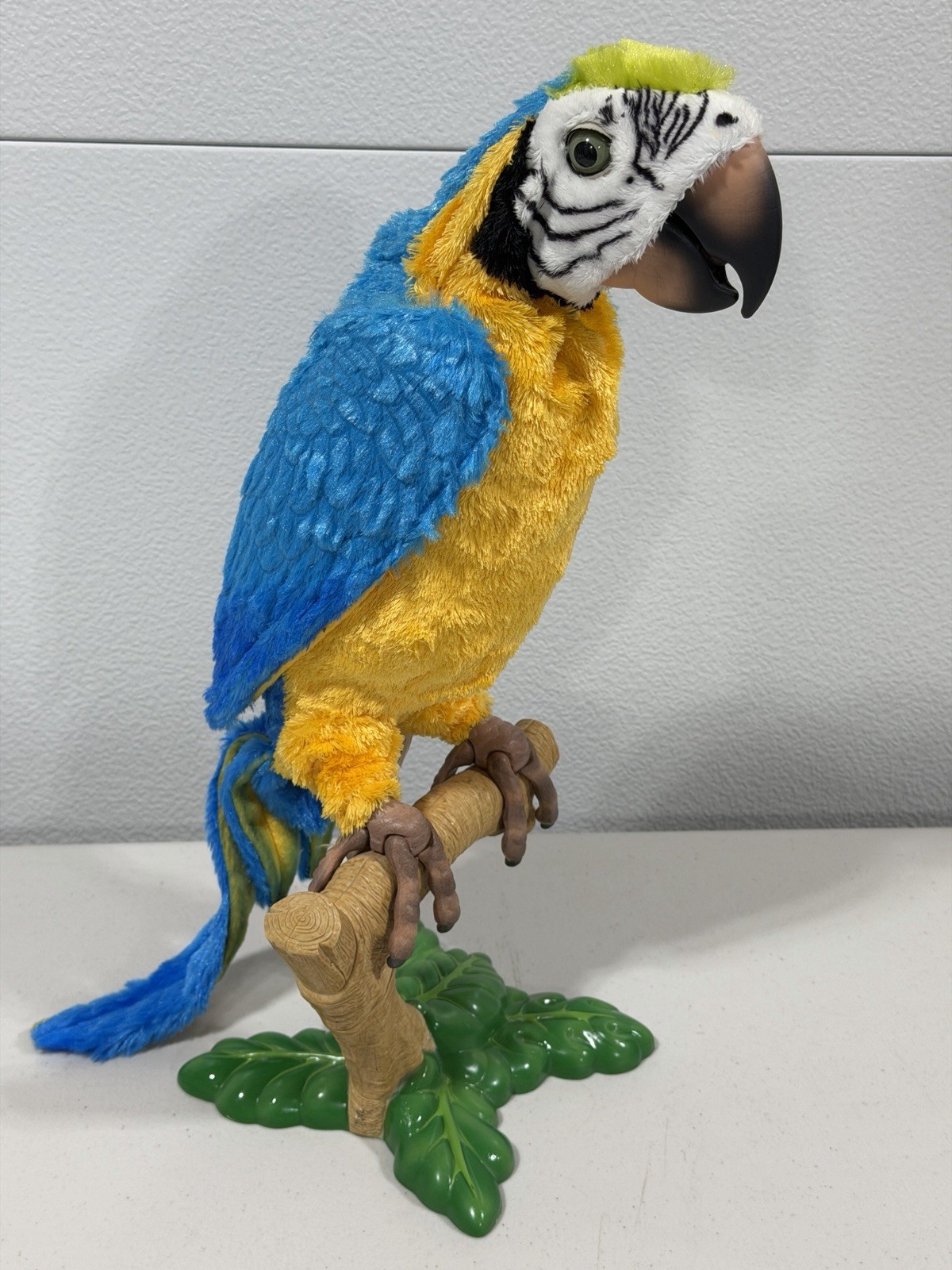 FurReal Friends Squawkers Mccaw Macaw Parrot Interactive Bird & Perch 2006 Works