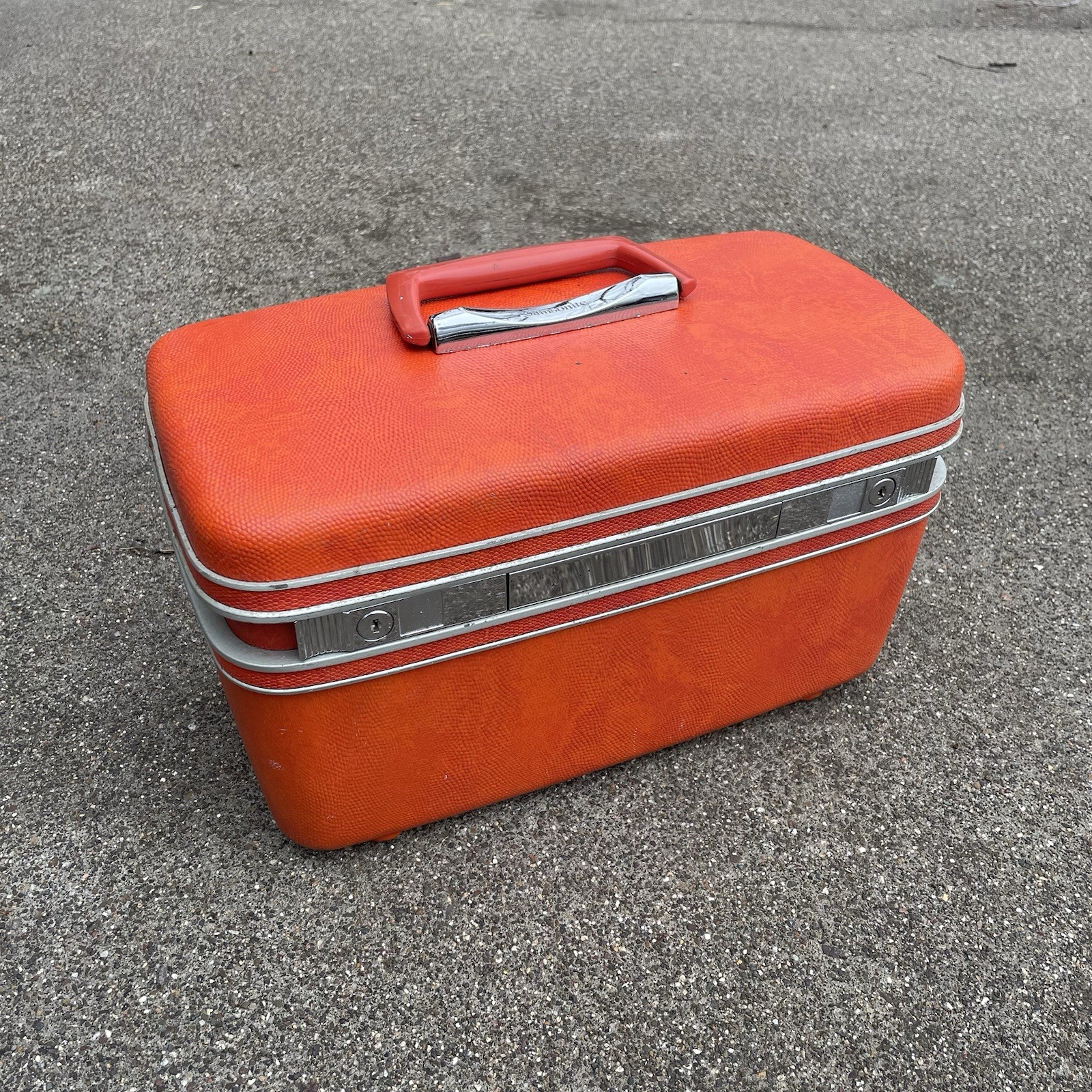 Samsonite Silhouette Vintage Hard Shell Train Case Vibrant Orange No Key or Tray