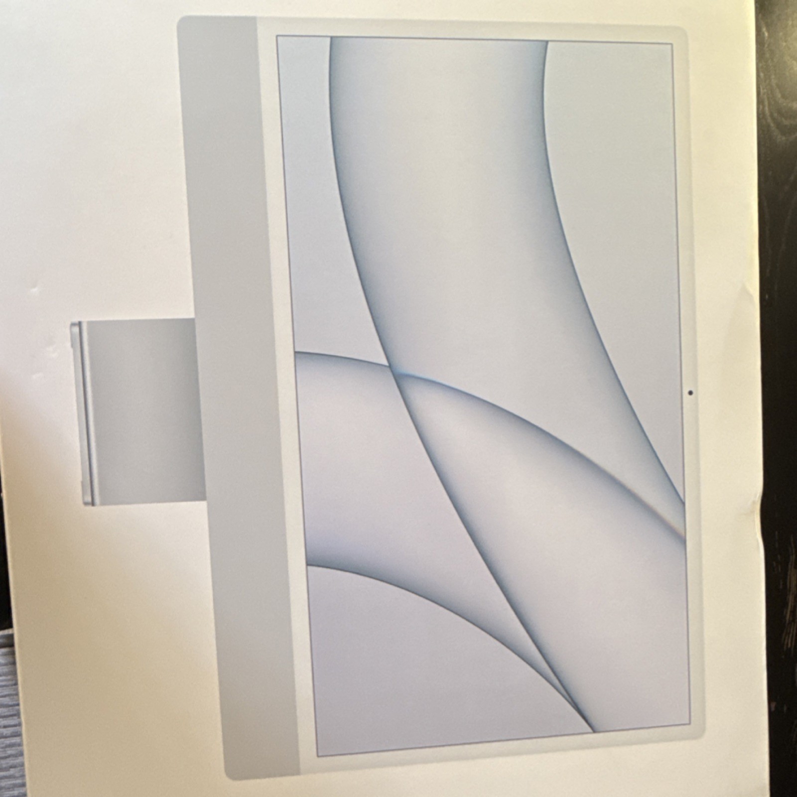 Apple iMac 24 All-in-One Desktop Silver with Keyboard, Mouse, and Accessories