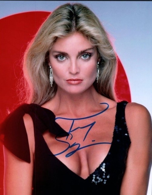 Tracy Scoggins 8.5x11 Signed Photo Reprint