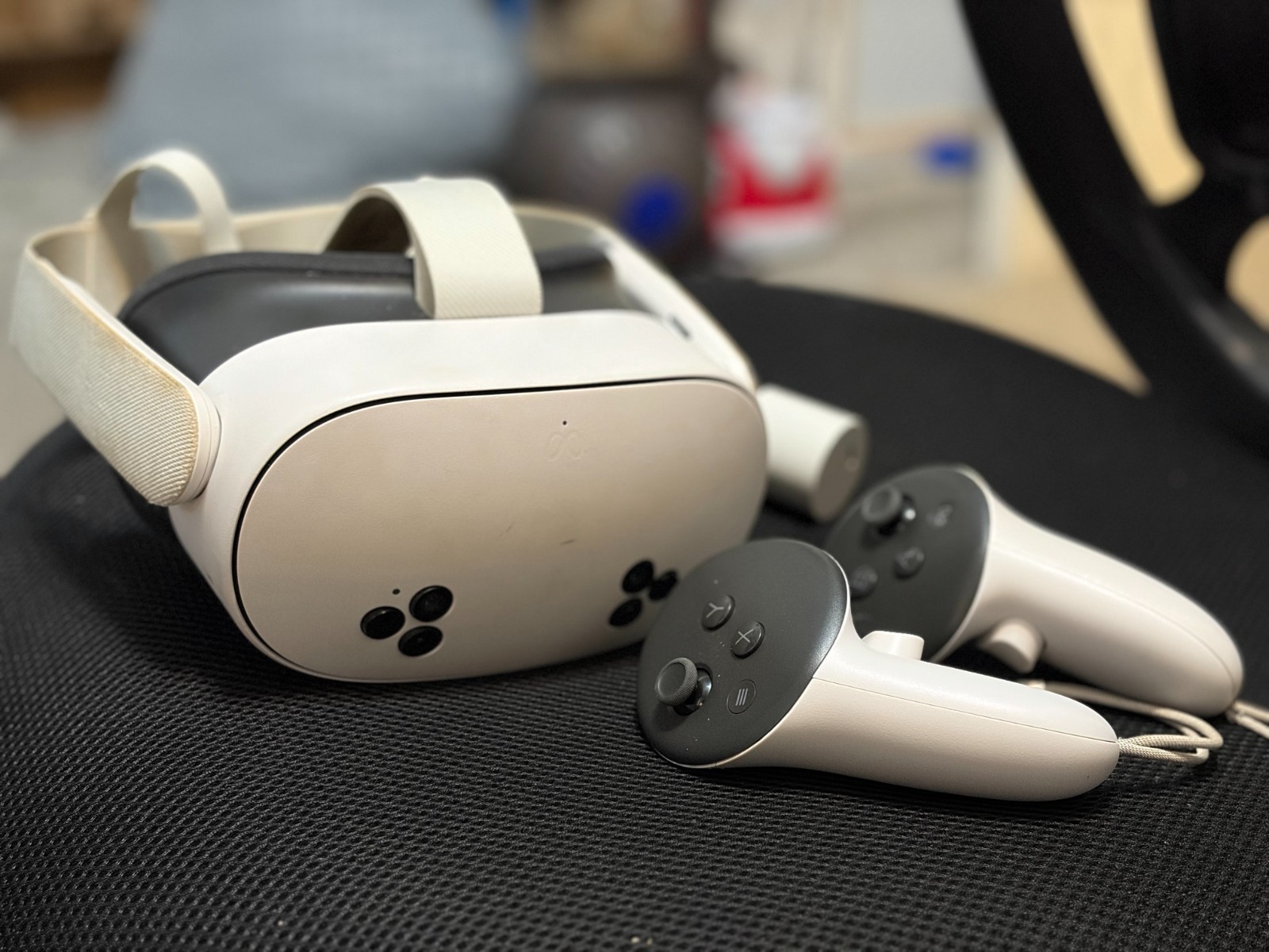 Meta Quest 3S 128GB Standalone All-in-One VR Headset P97, Barely Used