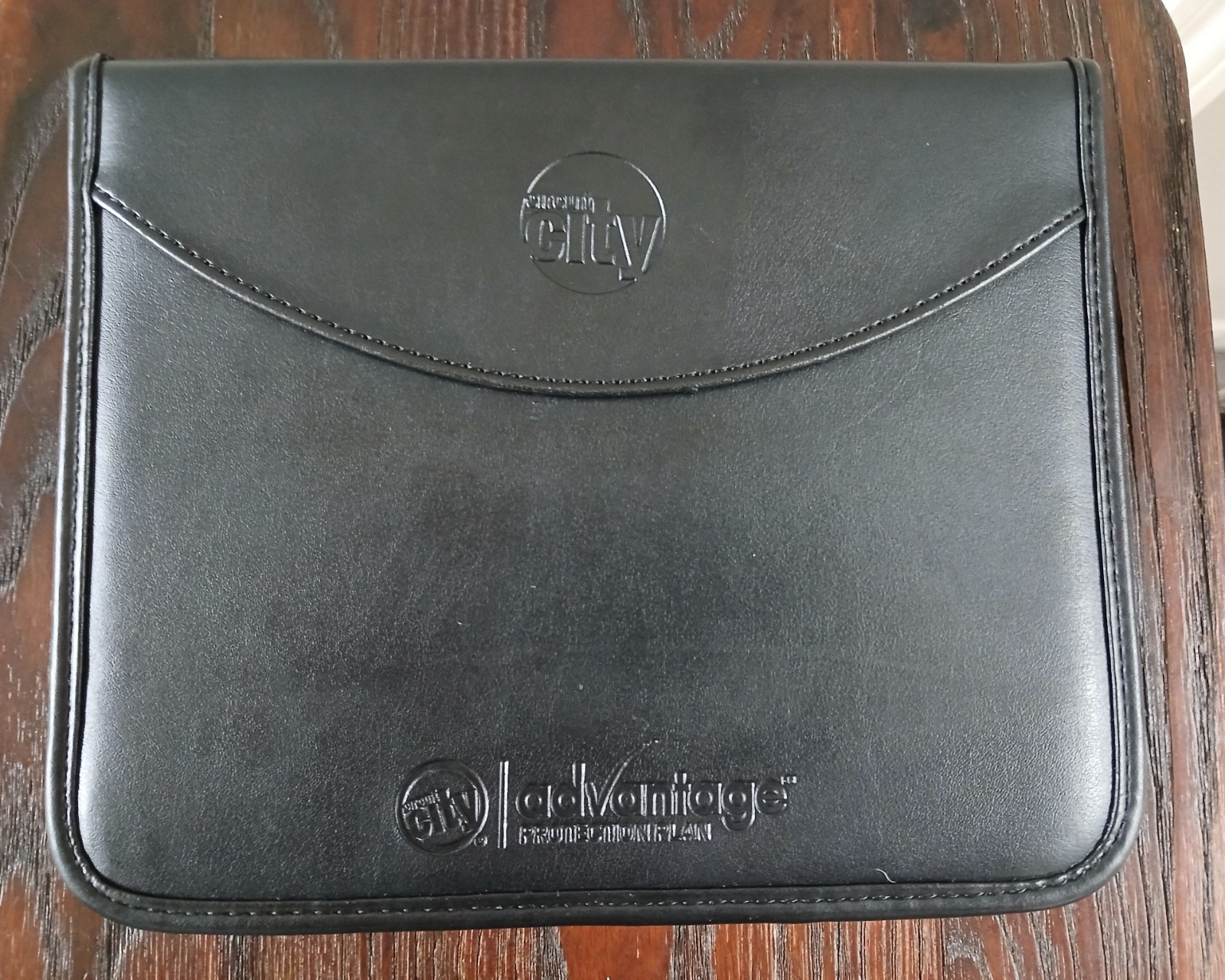 Circuit City Case + Sealed AOL 9.0 CD 3 Months Free - Vintage Collectible