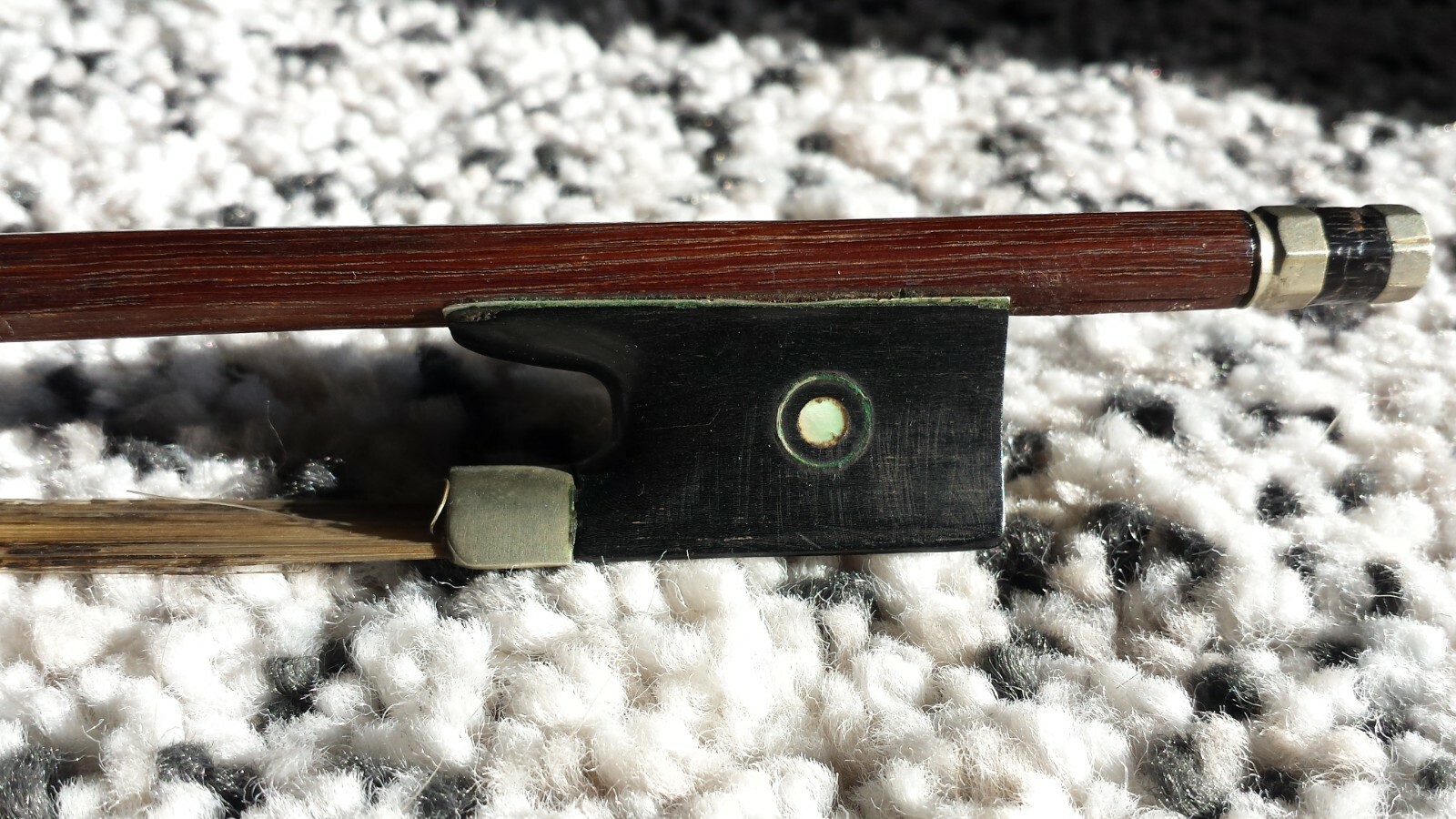 ANTIQUE VIOLIN BOW 74 cm (29 1/8") length / 60.8 grams (2.145 oz)