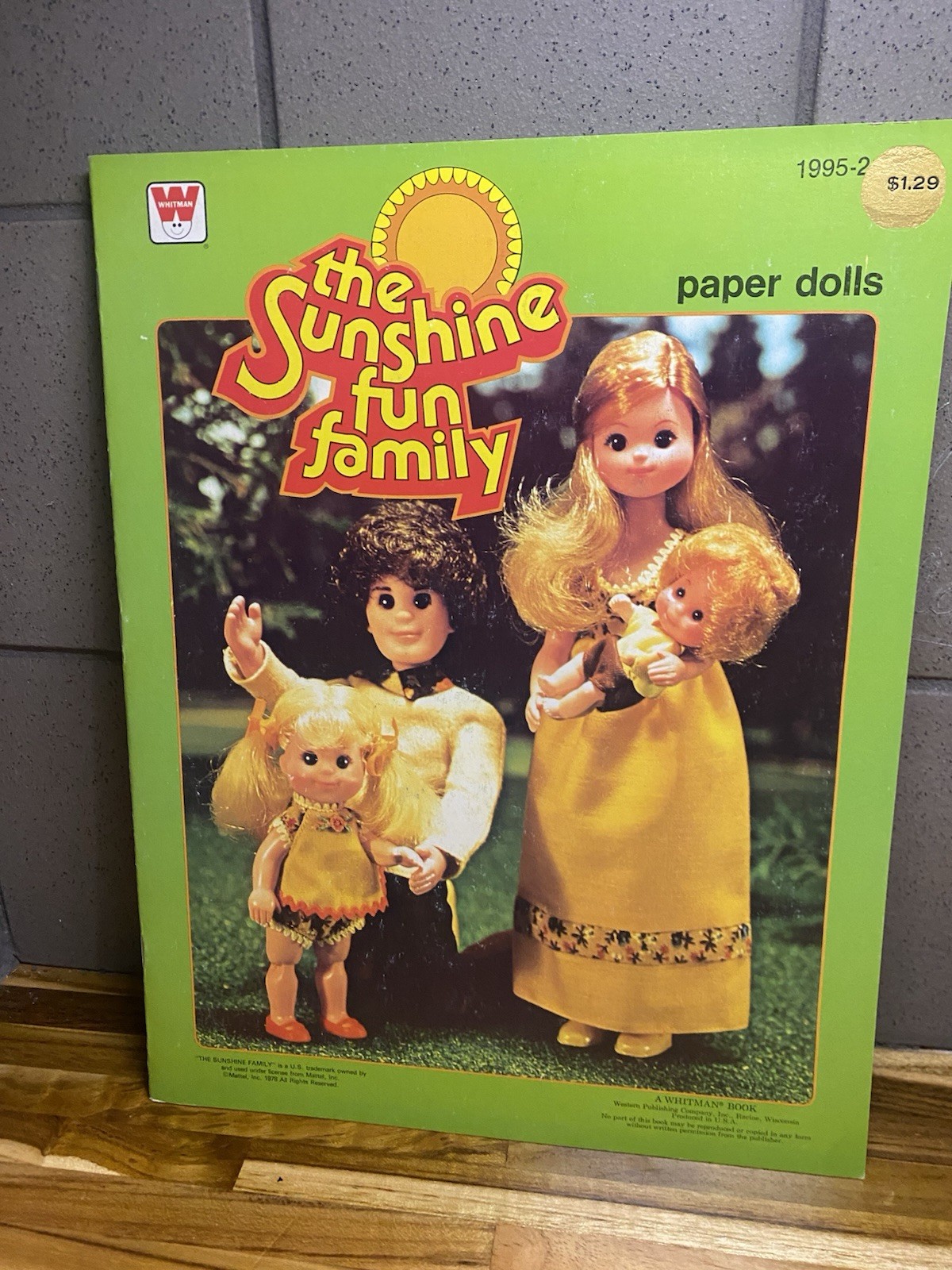 Vintage 1978 New Uncut The Sunshine Fun Family Whitman paper dolls