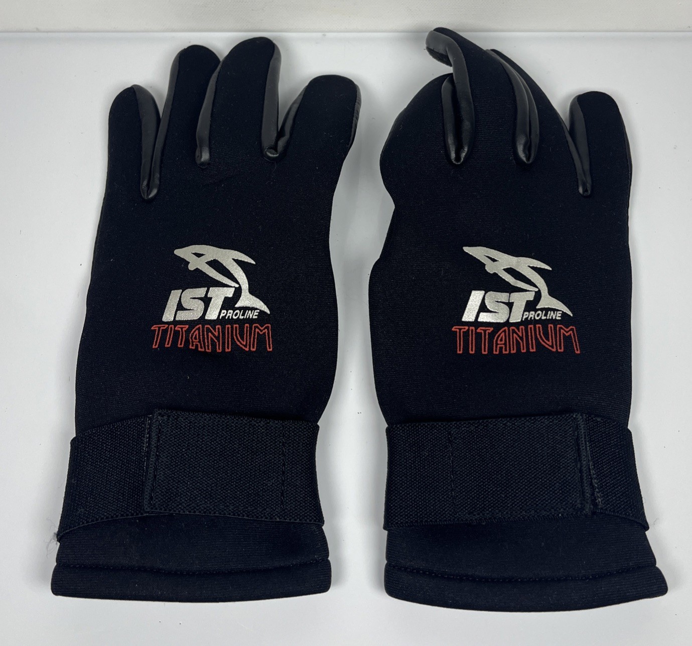 IST Proline Titanium Diving Gloves Size Small Black/Silver Vulcanized Rubber