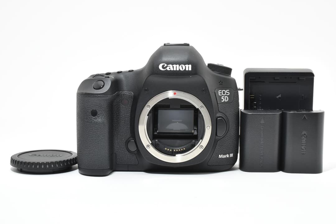 Canon EOS 5D Mark III Body Excellent Condition Low Shutter Count 8300