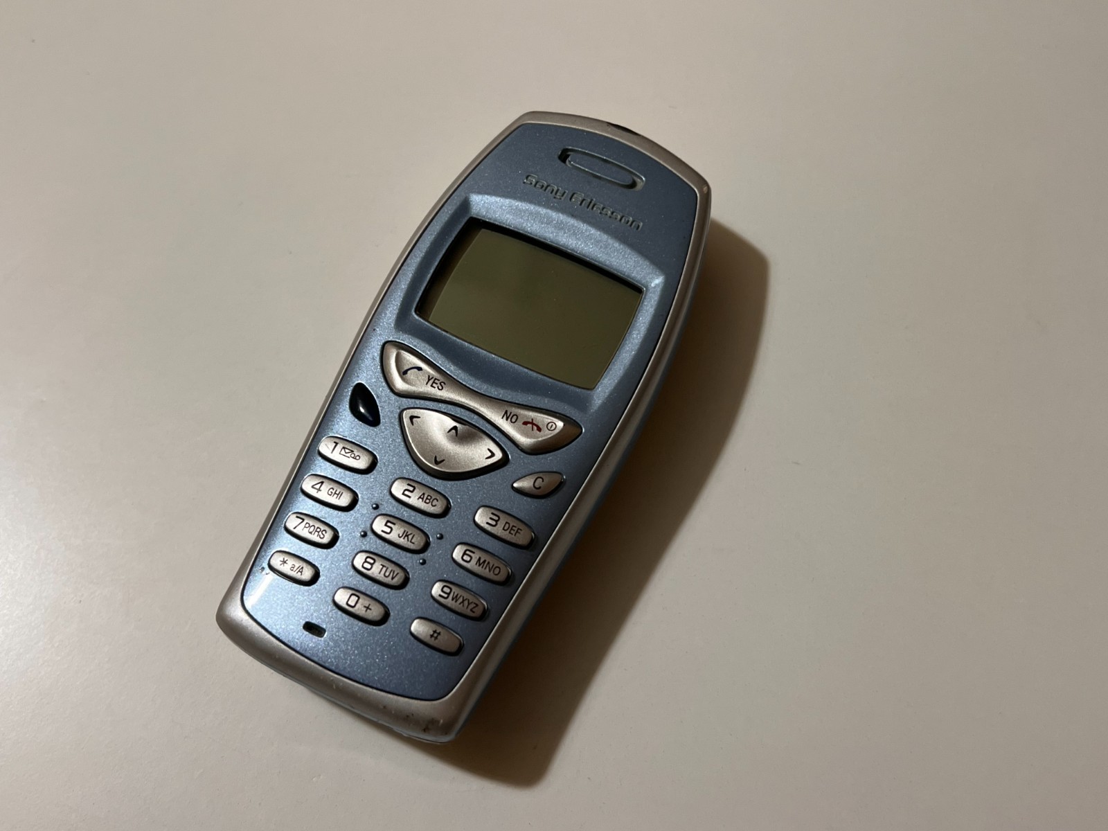 Sony Ericsson T200 Vintage Cell phone Untested