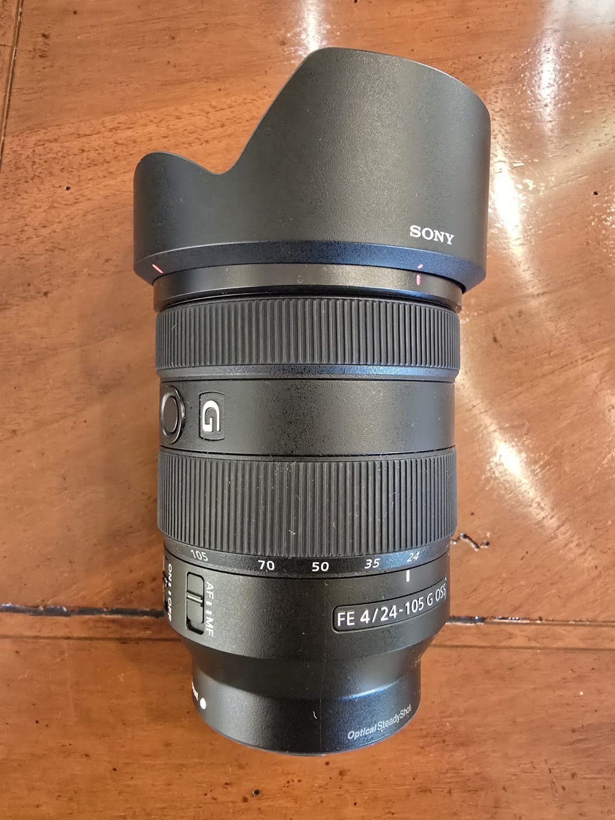 Sony FE 24-105mm F/4 G OSS Zoom Lens. Lightly Used. Excellent Condition.