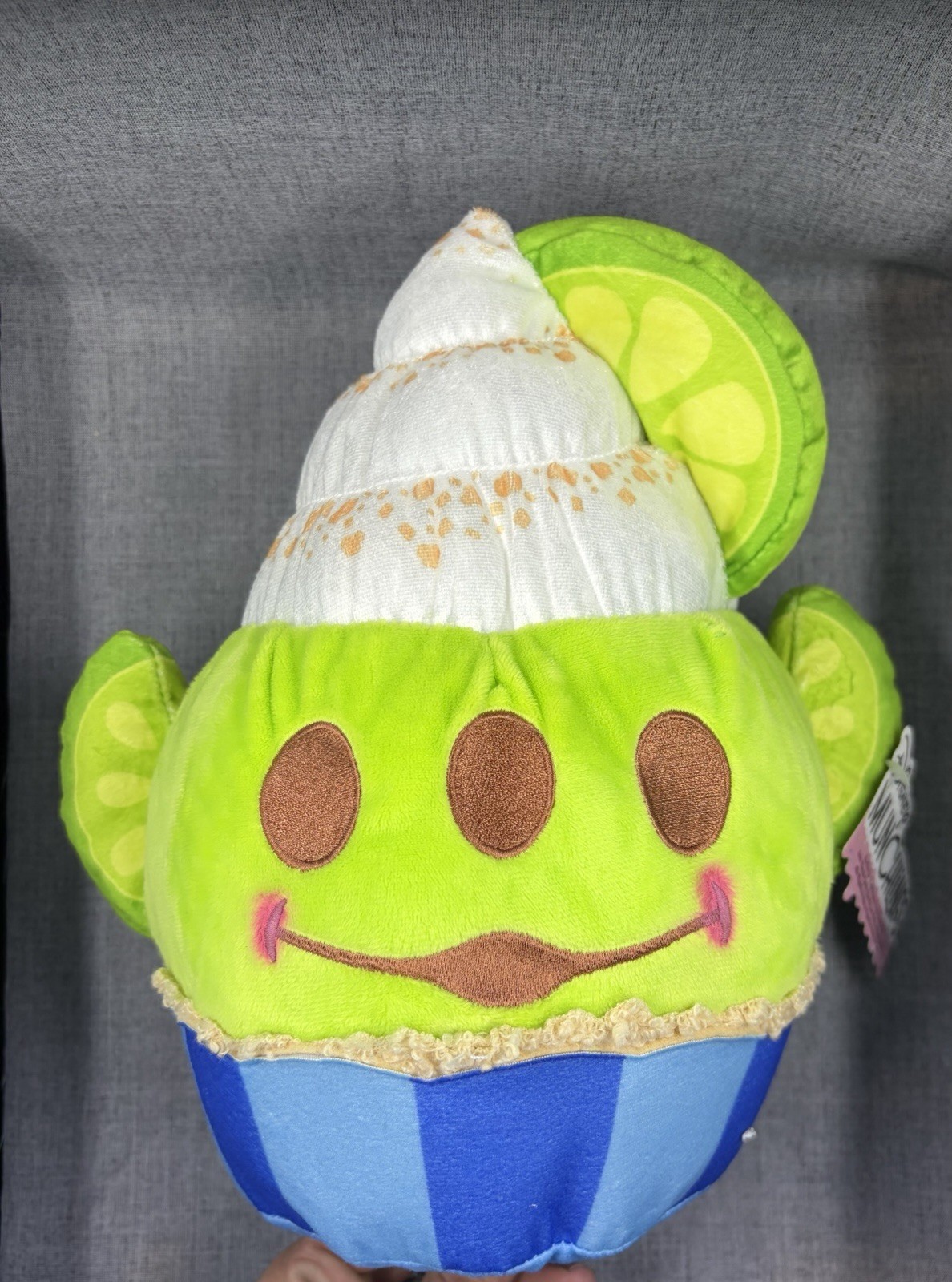 Disney Munchlings Single Serve 1 RARE Key Lime Cupcake ALIEN Plush New