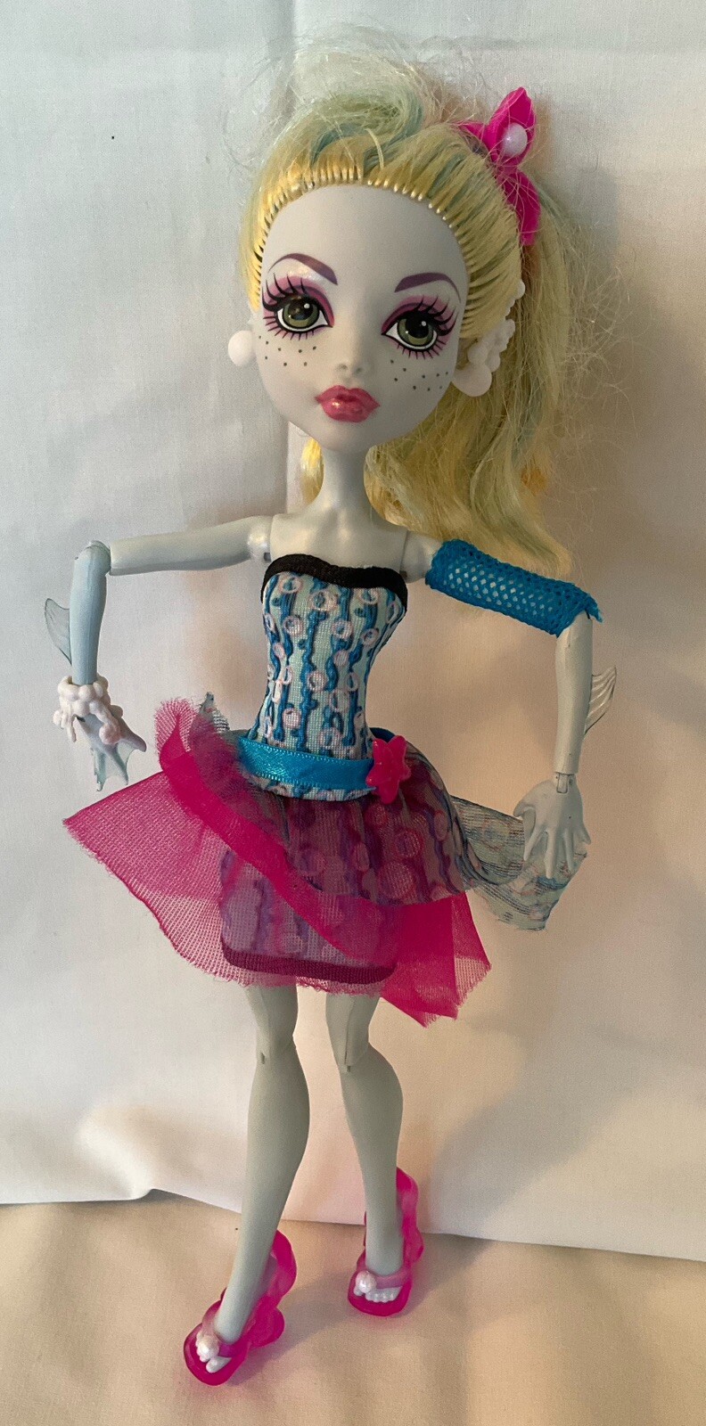 Lagoona Blue Dot Dead Gorgeous Webbed Hands Monster High Doll