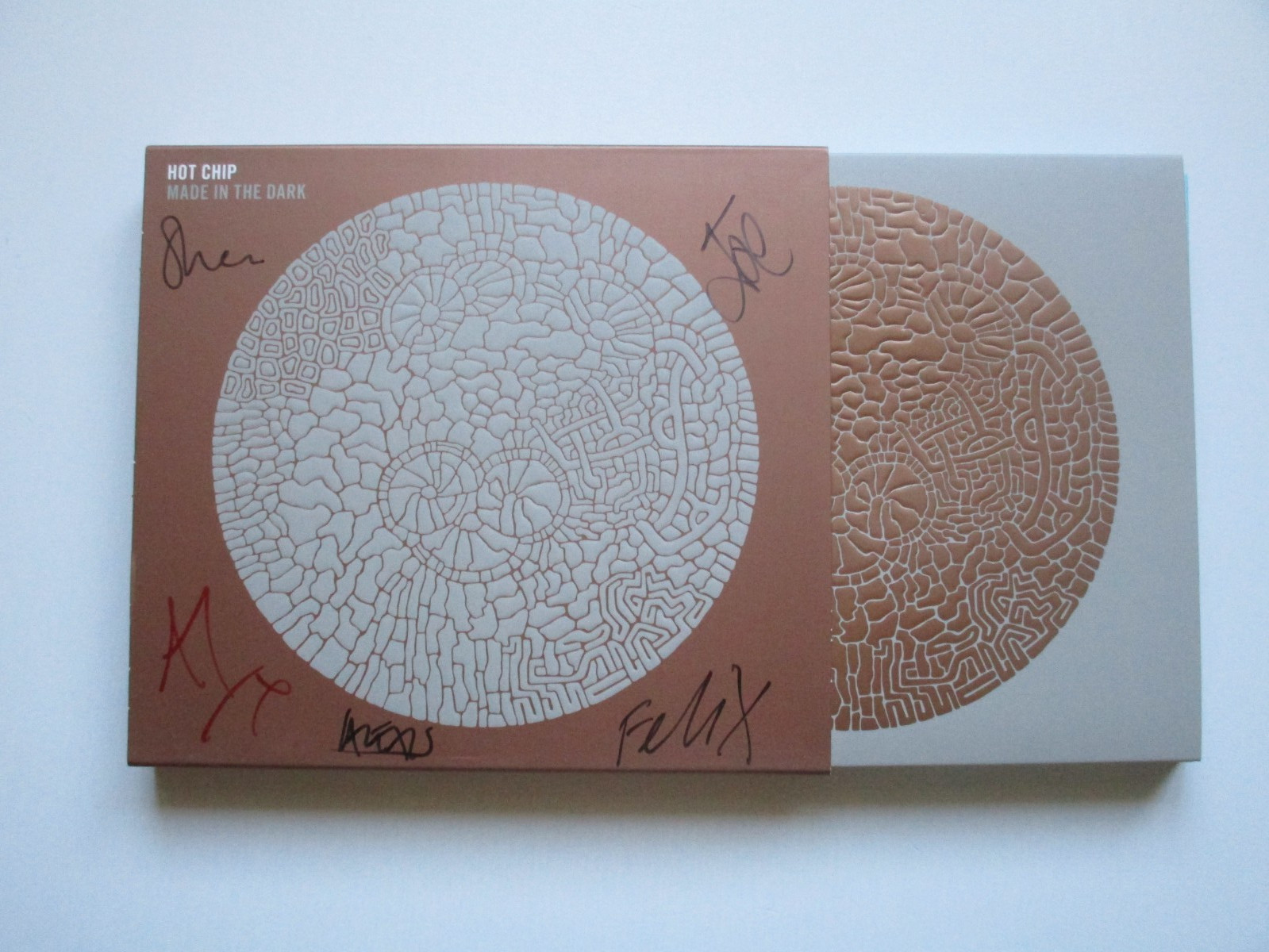 HOT CHIP RARE HAND SIGNED CD AND DVD MADE IN THE DARK AUTOGRAPHED BY THE BAND