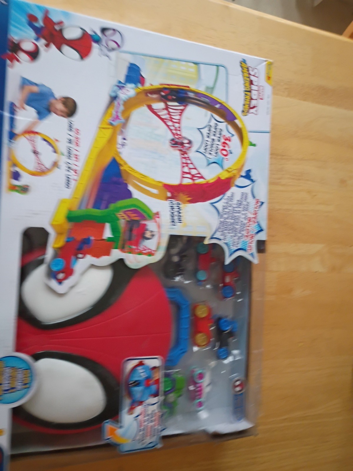 Marvel Spidey and His Amazing Friends – 9-piece Bundle Features 28 " Racetrack