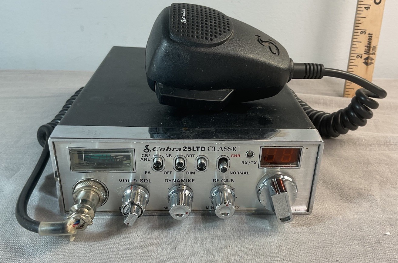 COBRA 25LTD CLASSIC 40 CHANNEL CB RADIO W/ MIC 