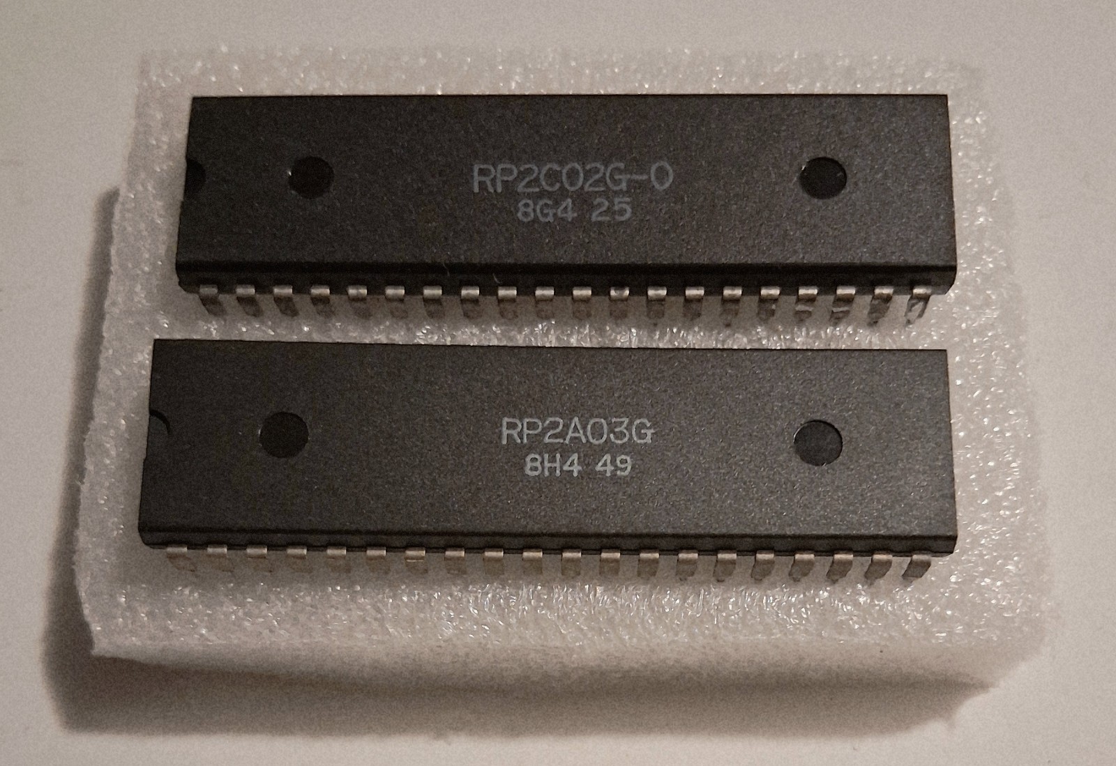 Nintendo NES CPU OEM RP2A03/NES PPU OEM RP2C02G  (TESTED WORKING)Pair NTSC