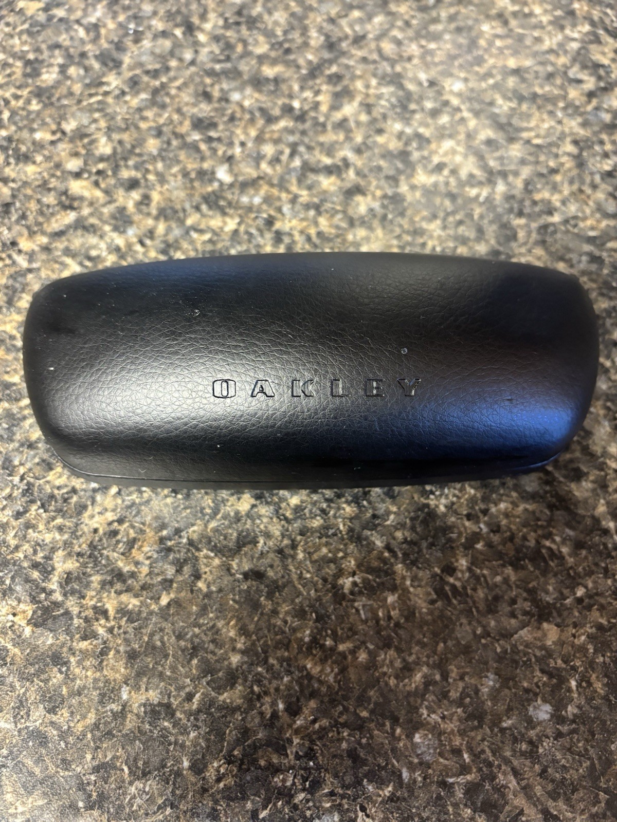 Oakley Black Hard Case. Sunglasses/Eyeglasses. Great Condition. Pre-owned