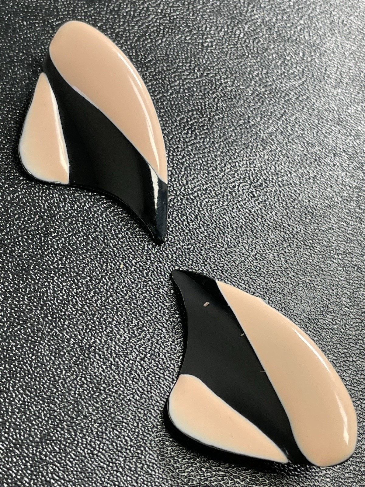 Vintage 1.8” Orange & Black Enameled Metal Drop Earrings