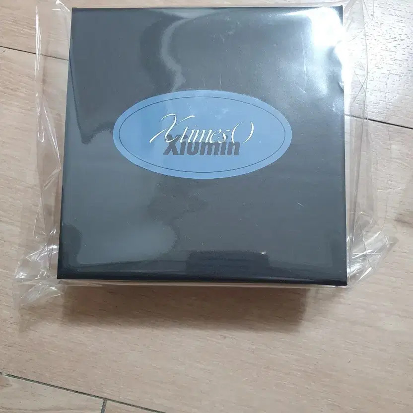 EXO Xiumin Fan Concert Hair Clip, New, Unopened