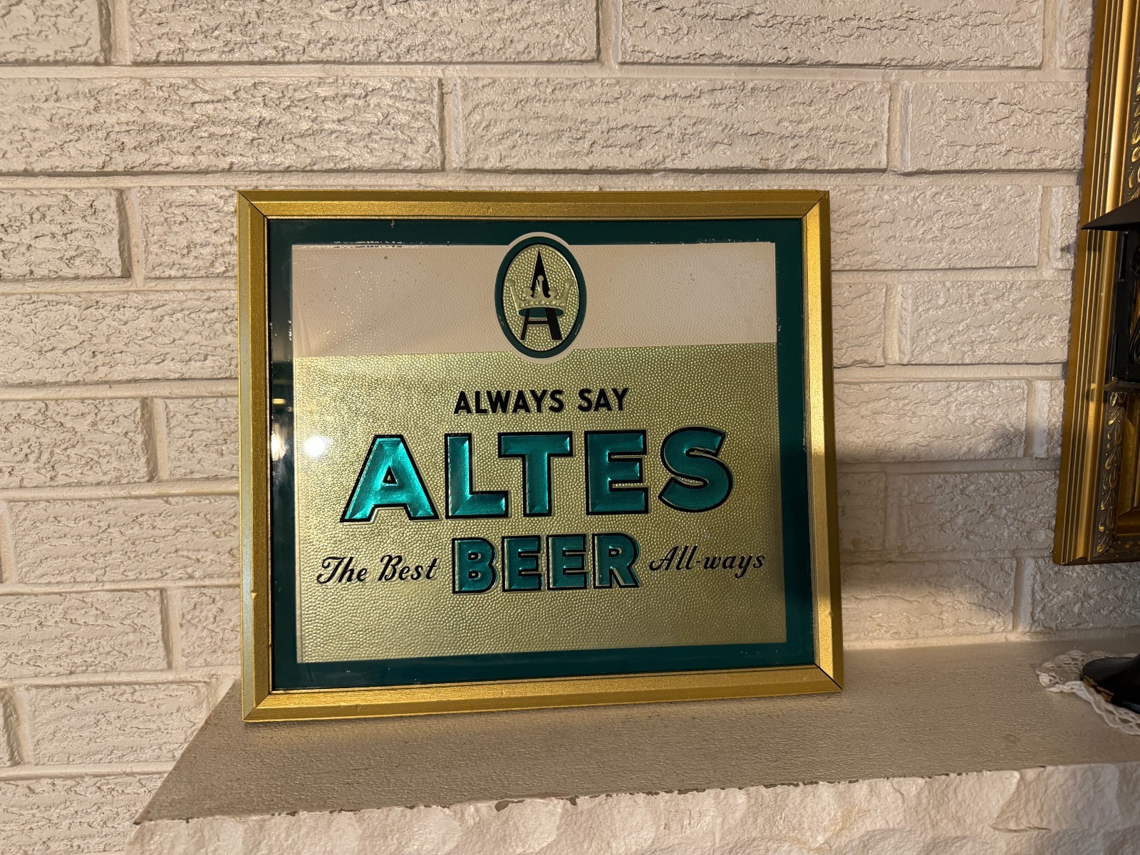 Excellent Antique Altes Beer Detroit Reverse painted glass sign