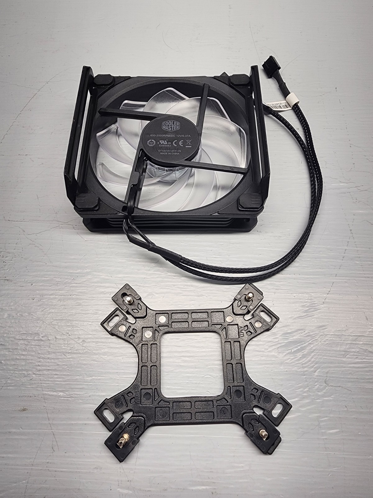 Cooler Master 650-2000RPM DC 12V 0.37A DC5V 0.55A LED DF1202512RFMN And Bracket