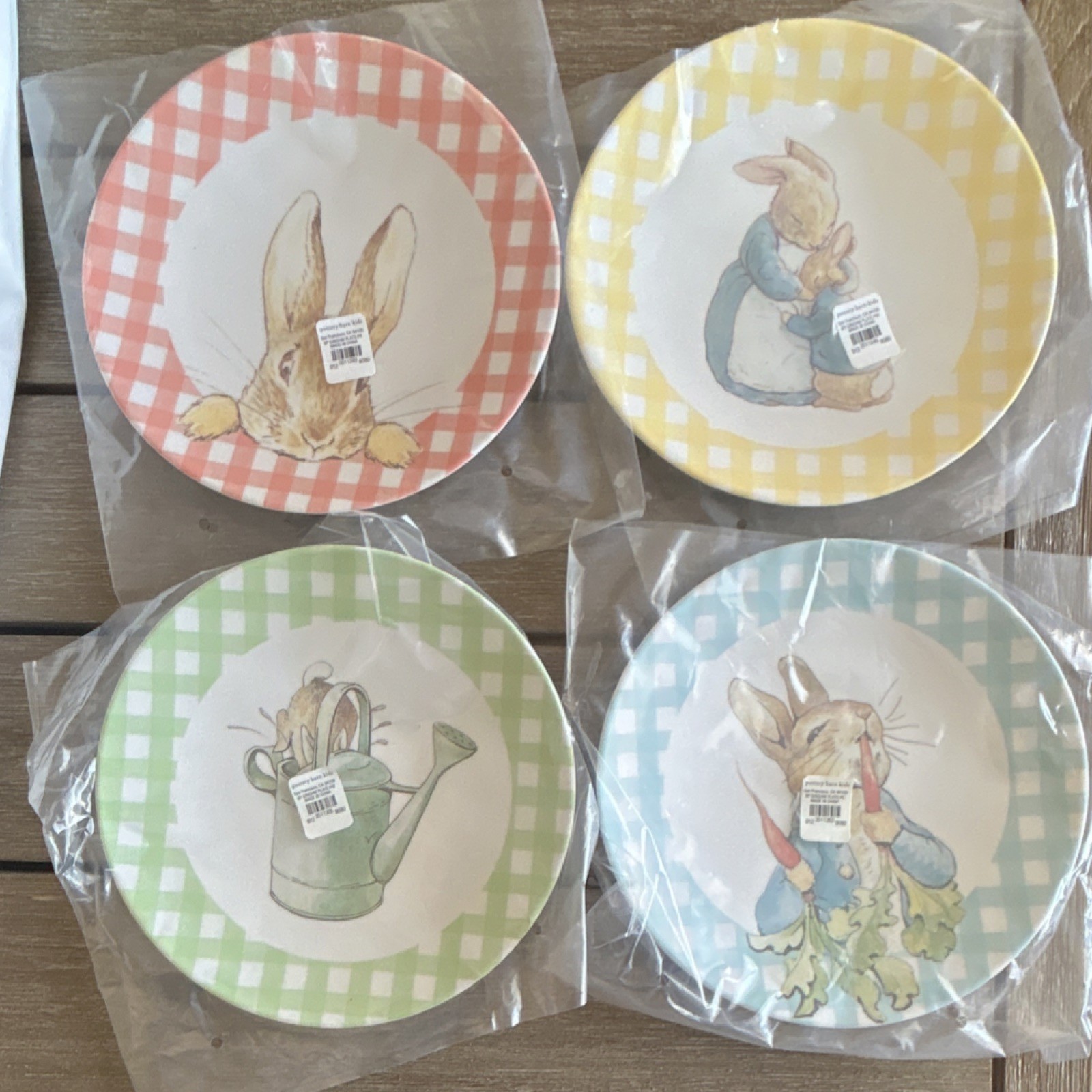 Pottery Barn Peter Rabbit Kids Melamine Plates Set of 4 Multicolor Plaid