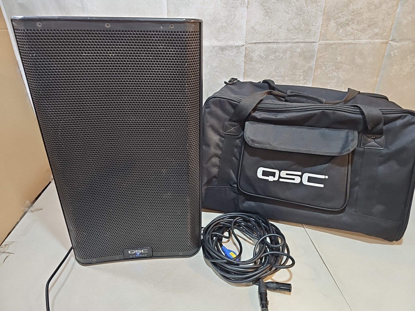 QSC K12.2 K2 Series 2-Way 12" 2000W Powered Active DJ PA Loud Speaker W/Bag 