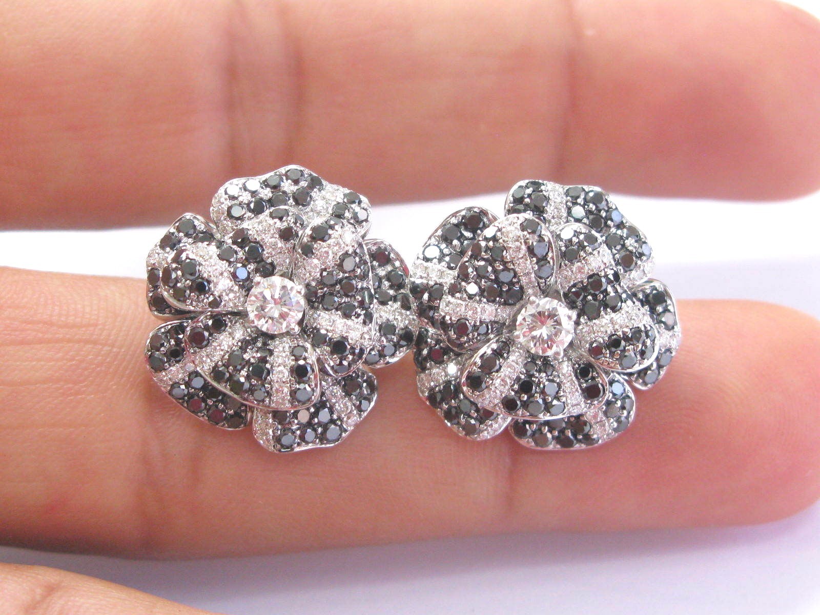 Flower Multi Color Diamond Earrings Solid 14Kt White Gold G-VS1 3.16Ct