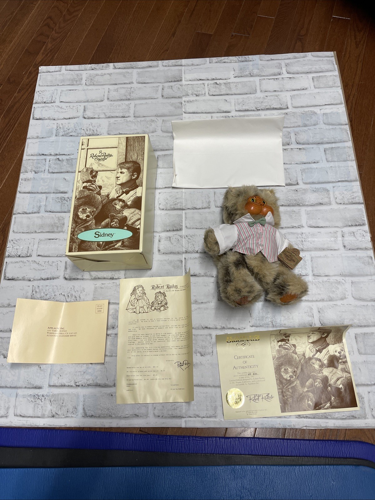 Robert Raikes "Sidney" Wooden Face Cat Original Tag, Box, Certificate Vintage