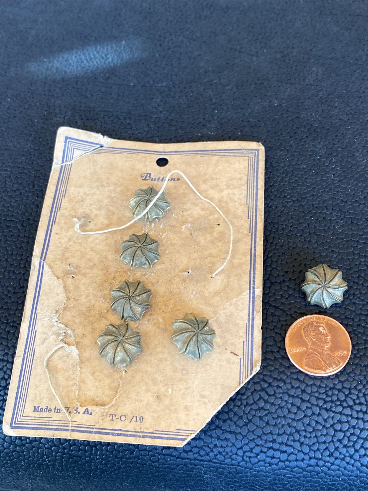 6 Antique On Card Brass Tone Pinwheel Swir Star Sun Plastic Molded Shank Buttons