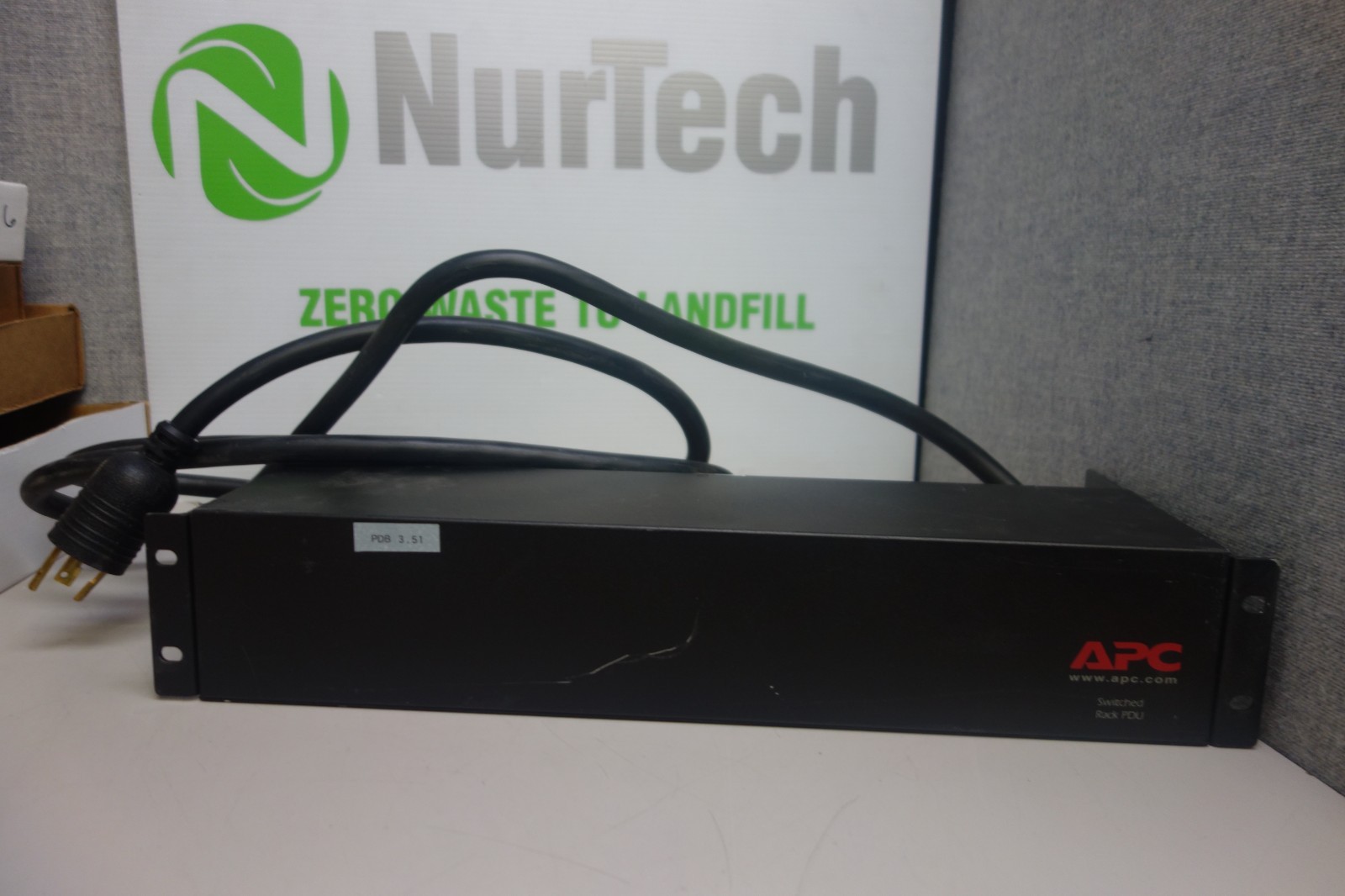 APC AP7902B NetShelter Switched Rack PDU