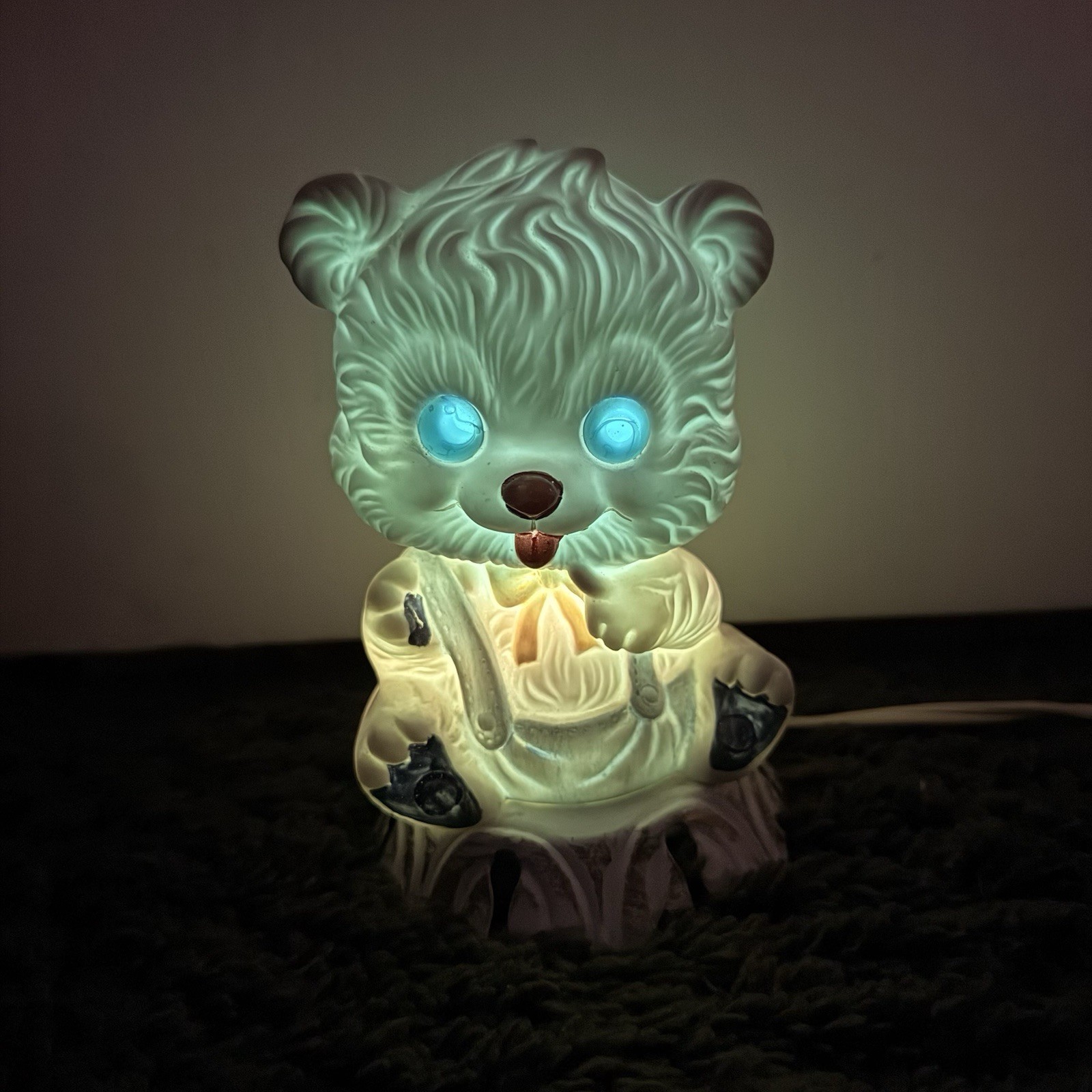 Aladdin Giftware Kitschy Bear Glowing Eyes Night Light Lamp