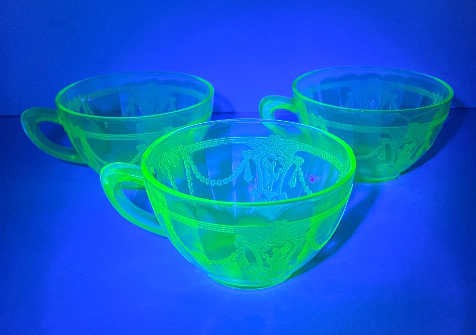 Vintage ANCHOR HOCKING Set of 3 Green Cameo Ballerina Teas Cups URANIUM GLASS
