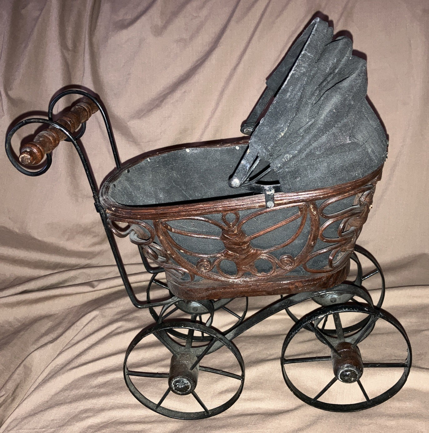 Victorian Stroller/Doll Carriage Metal/Wicker Mini 14” X 12”