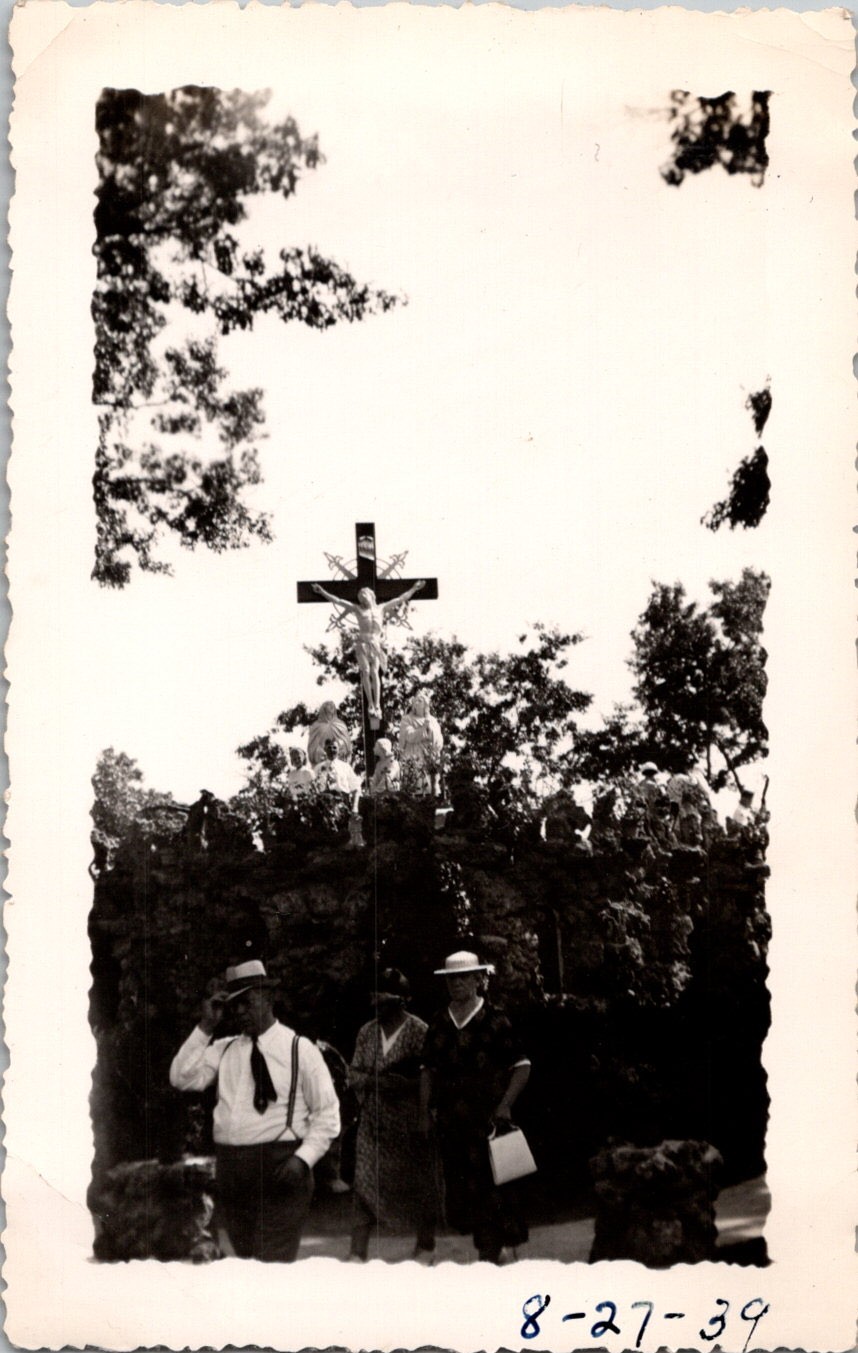 Vtg 1939 Snapshot Photo Man Women Religious Shrine Grotto Crucifix Deckled Edge