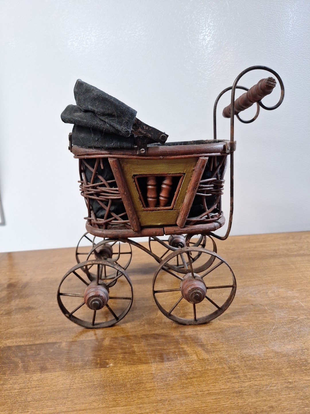 VTG Antique Victorian Baby Doll Carriage Wood Metal Stroller 11x10x6