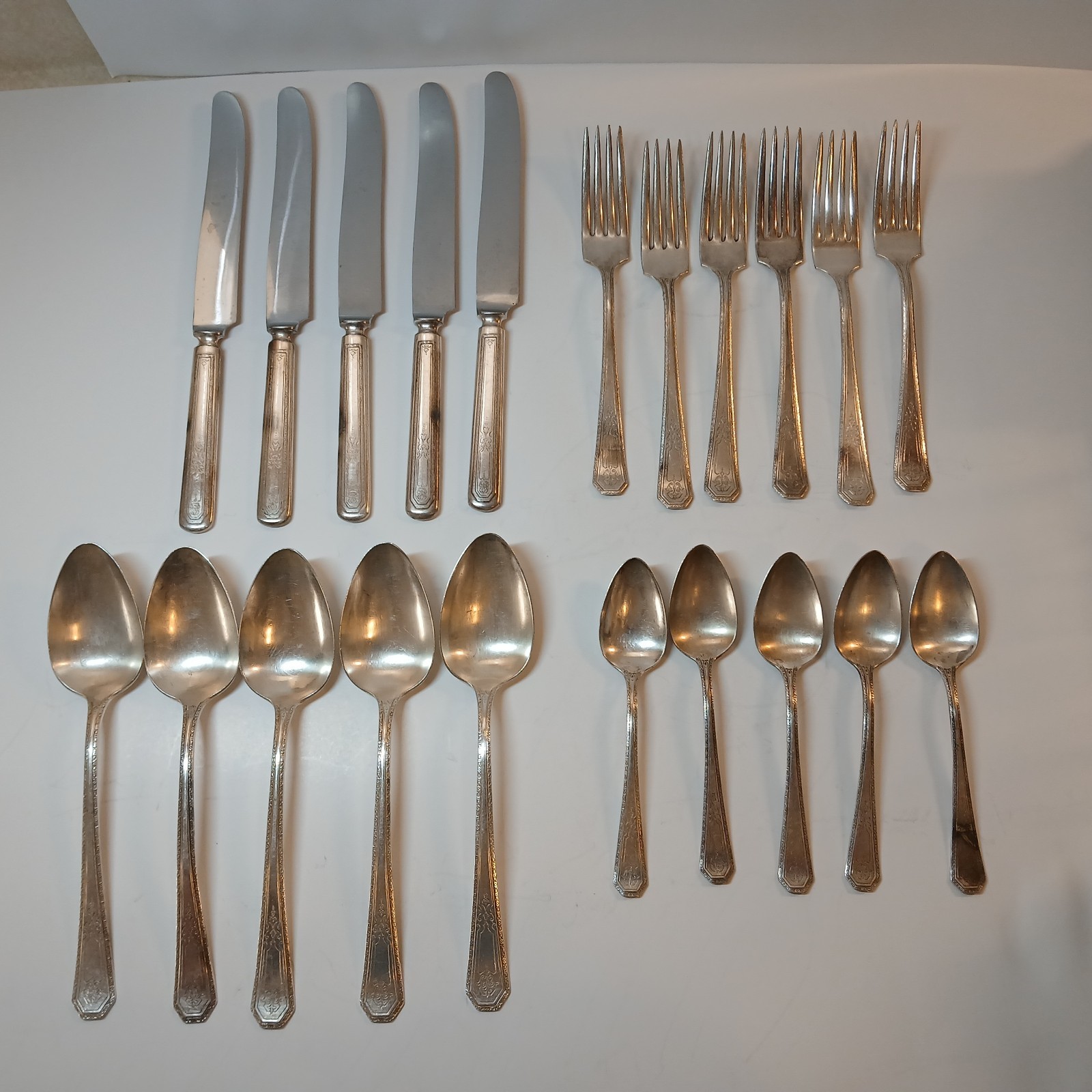 Vintage Wm. Rogers MFG Co AA Silverplate Flatware 21 Piece Matching Art Deco