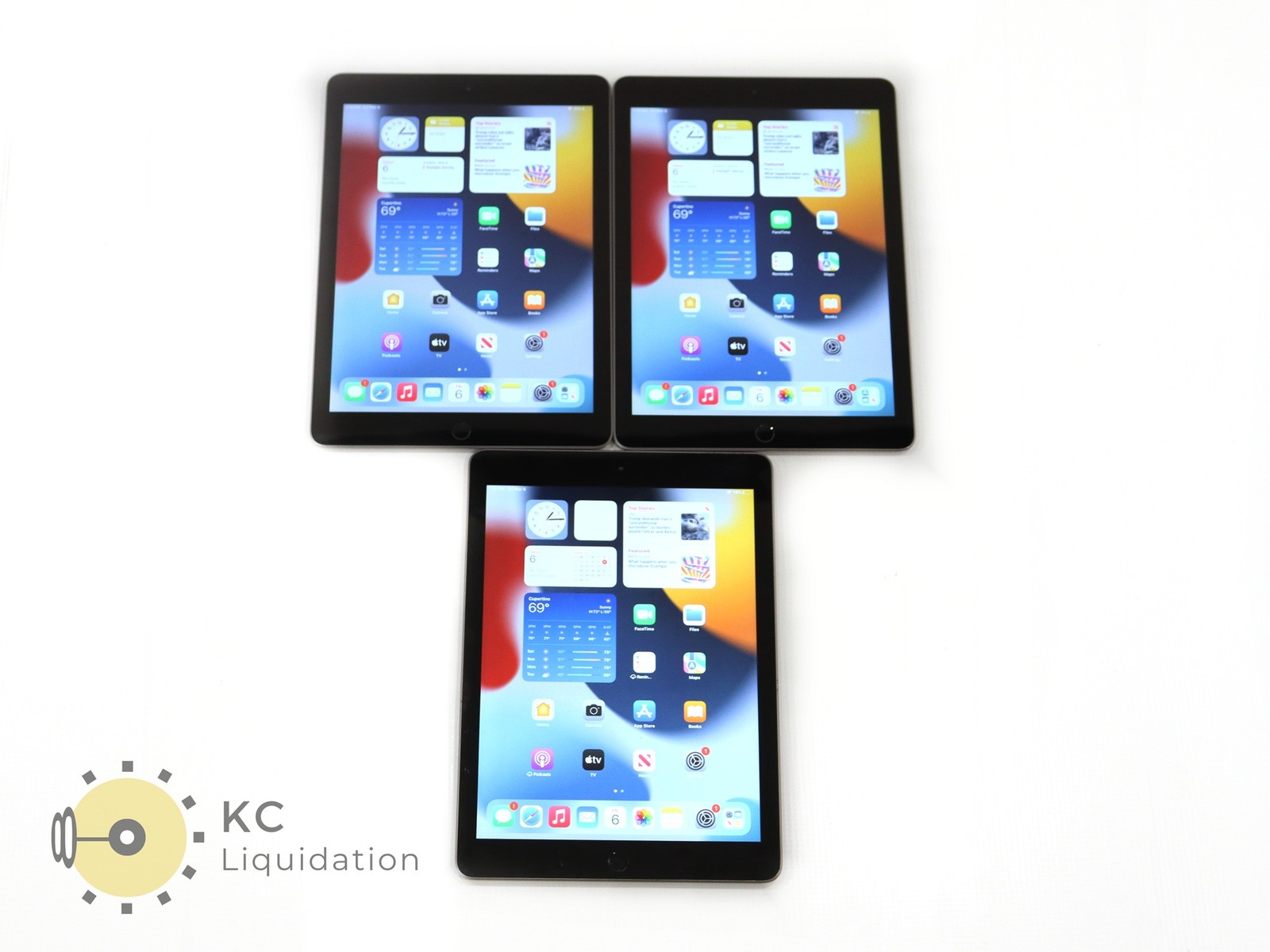 Lot 3x Apple iPad 5th Gen A1822 9.7" 32GB Wi-Fi Only (Space Gray)