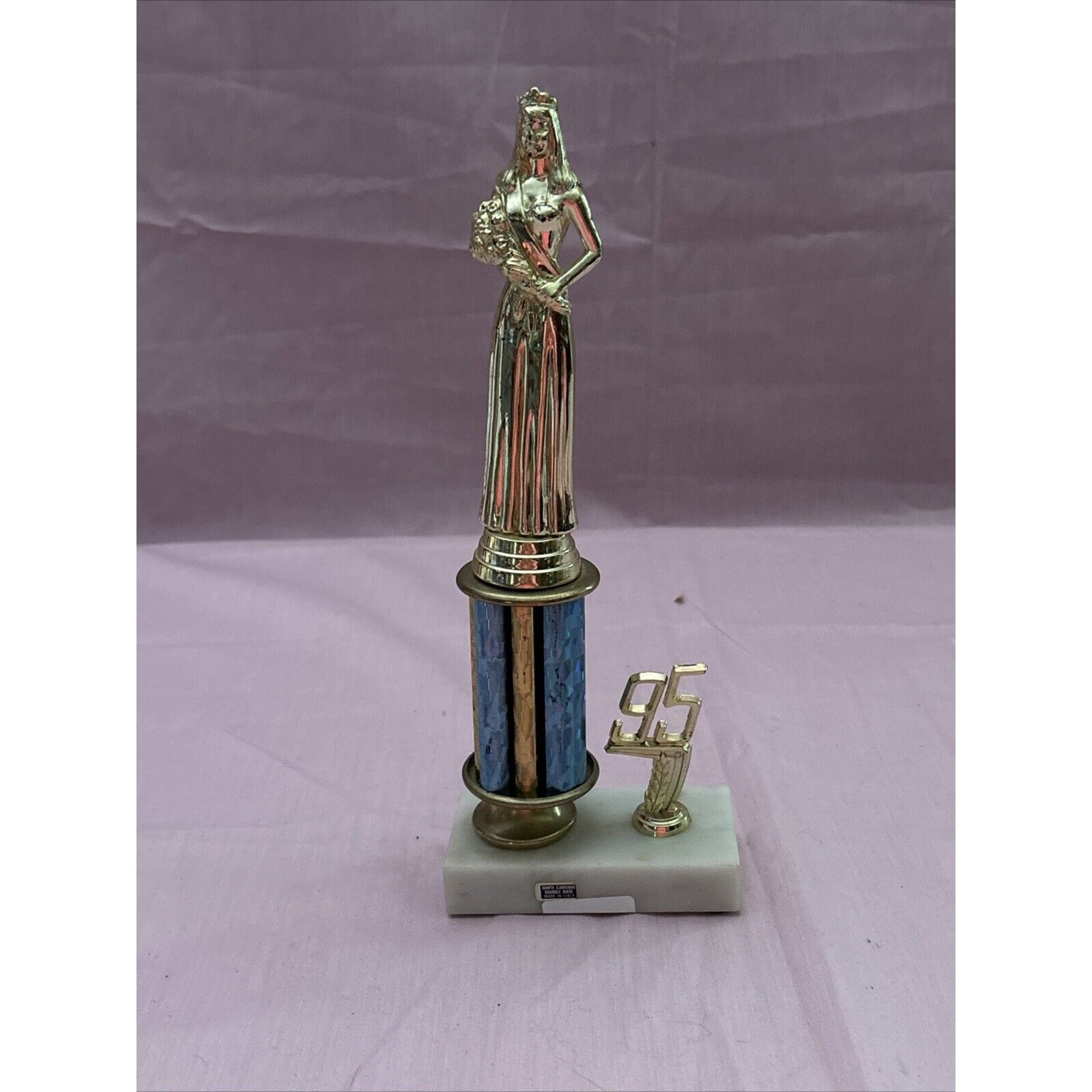 10" QUEEN Trophy 1995 Blue Gold Holo Marble Slab Bottom No Name Plate