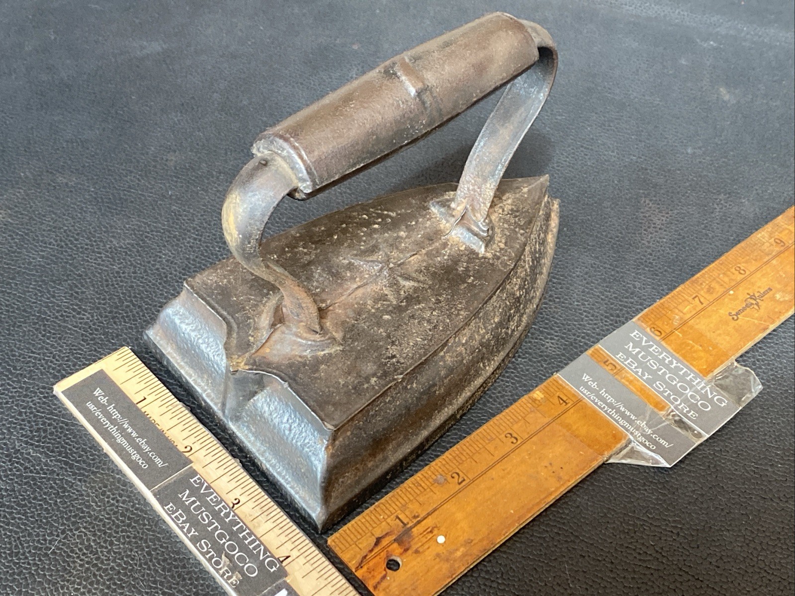 Antique STAR SYMBOL MARK NO 7 Center Mold Line Seam Primitive Cast Sad Flat Iron