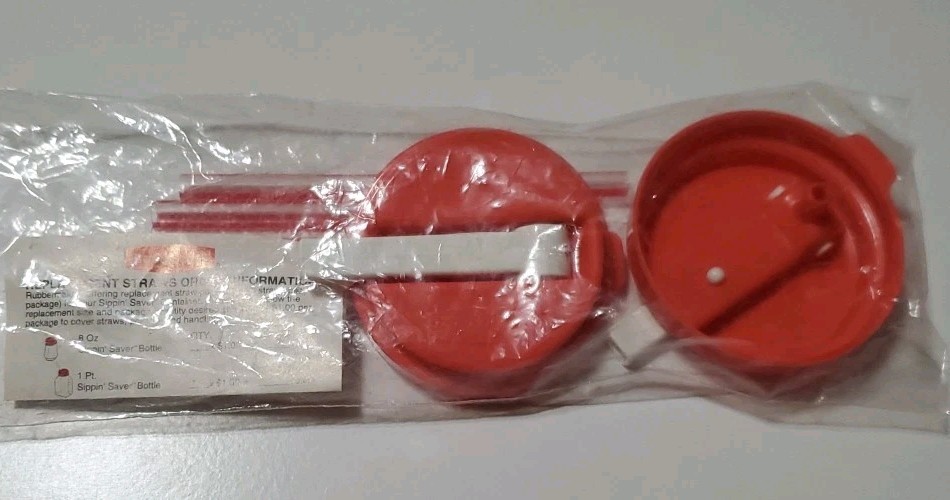 Lot Rubbermaid Vtg Red 035C Sippin Saver 2 New Lid 3 Straw