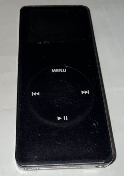 PARTS OR REPAIRS Apple iPod Black A1137 Nano 1st Generation 2GB