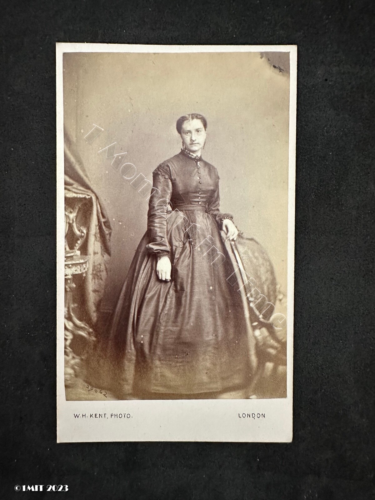 CDV Elegant Lady, by Kent London Antique Victorian Fashion Photo