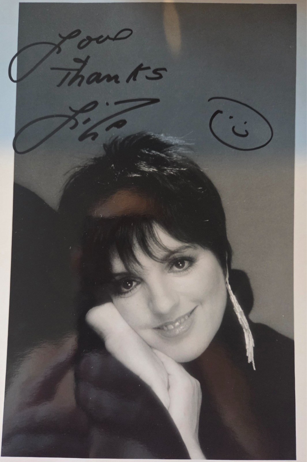 Liza Minnelli Autographed 8x10 Signed In Person Black & White Entertainer