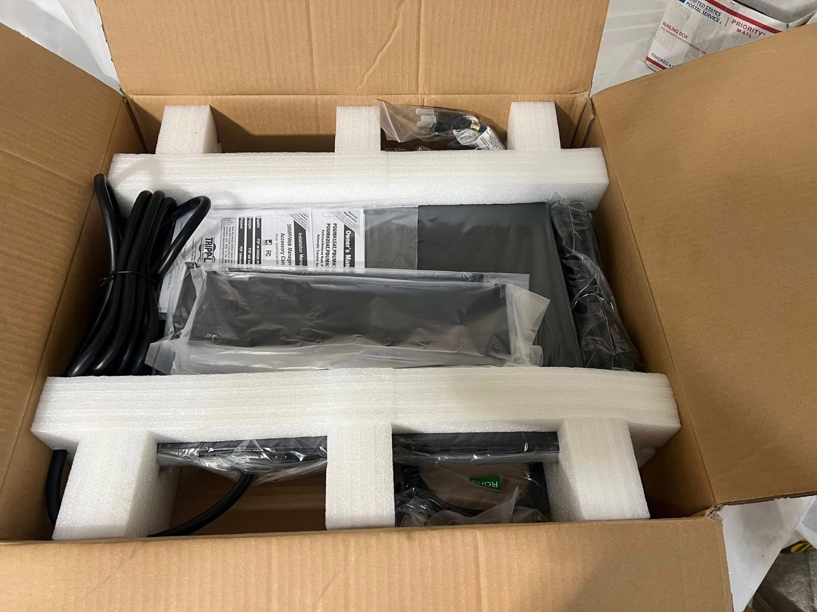 Tripp Lite PDUMH20ATNET PDU Switched ATS 120V 20A 16 Outlet New Kit.