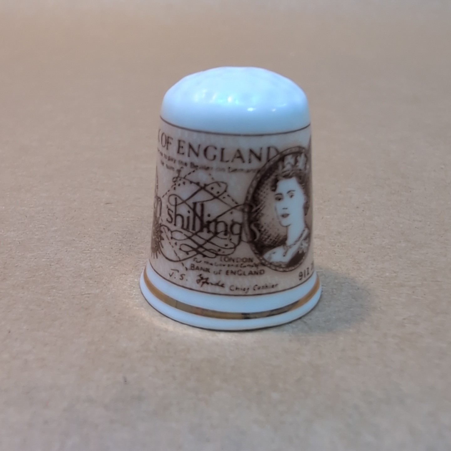 Vintage Fine Bone China Collectable Thimble Bank Of England Ten Shilling