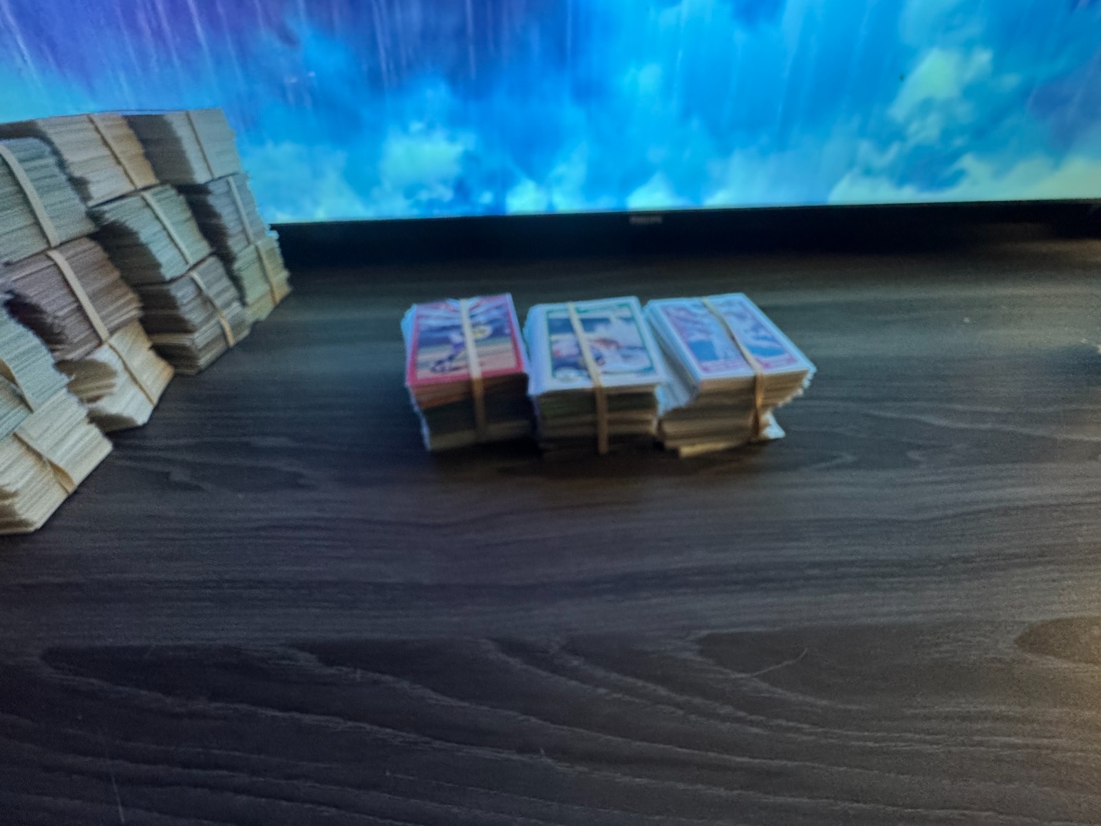 Lot of Vintage Baseball Cards(105)