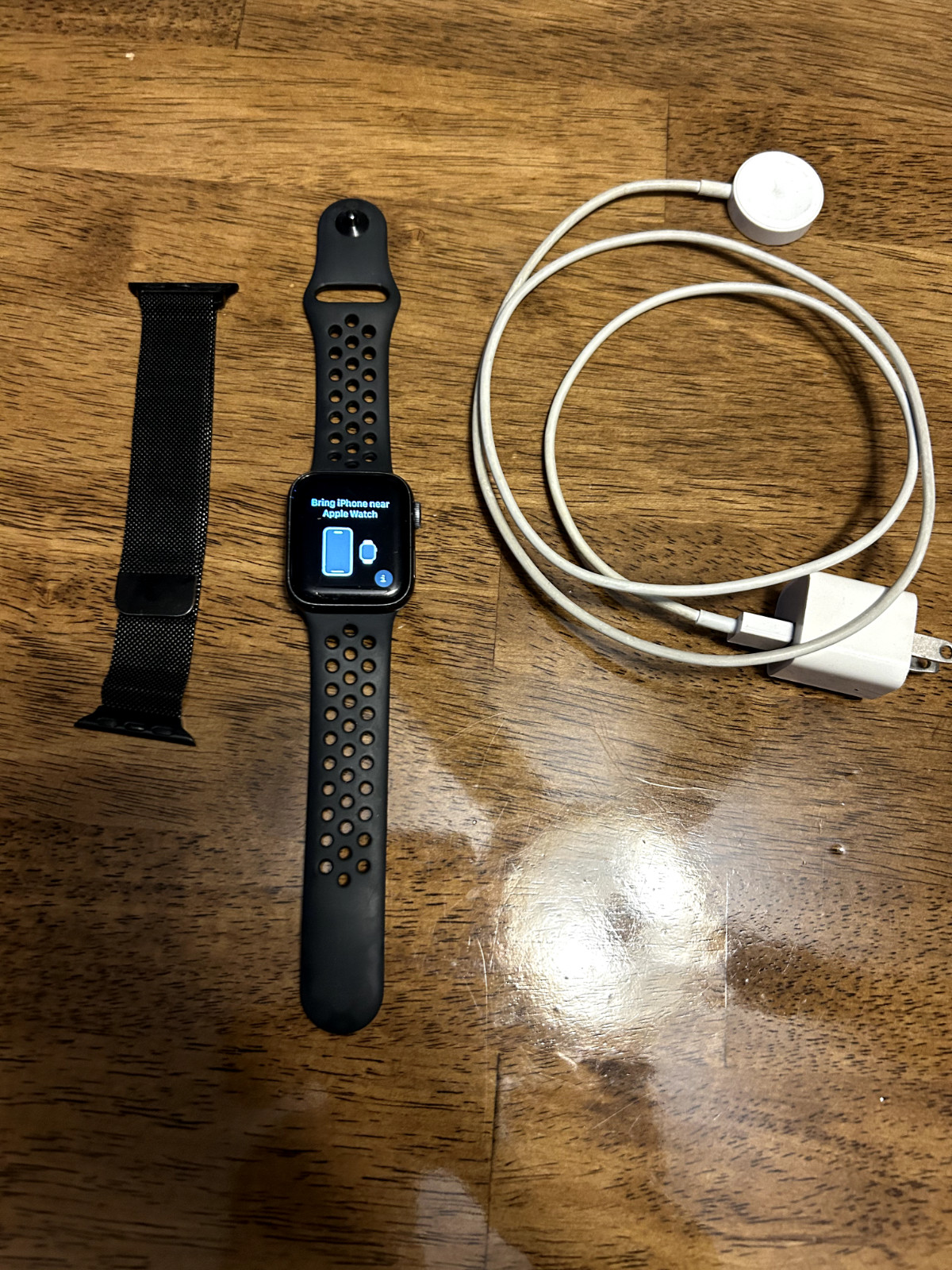 Apple Watch Series 4 40mm Space Gray, Aluminum Case Nike Sport Band