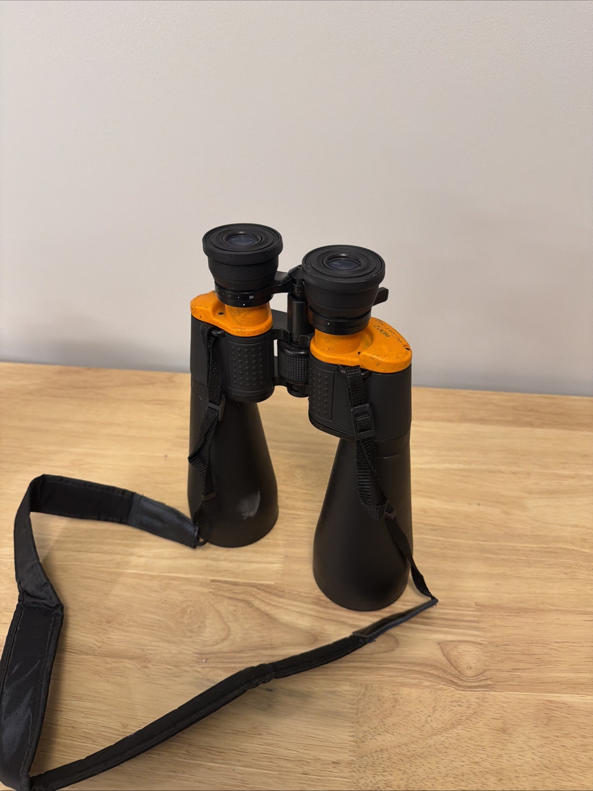 SPION Super High Resolution ZOOM 20x-140x70 Zoom w Case Read Below