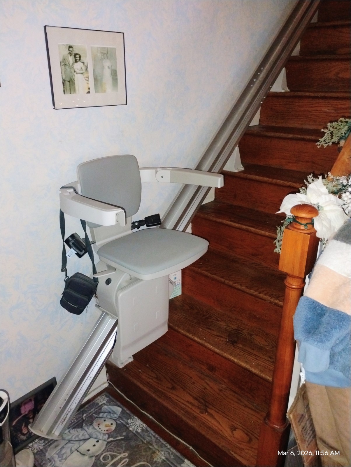 Bruno SRE-3050 Electric Stairlift Safety Belt Foldable 300 lb Straight Stairs