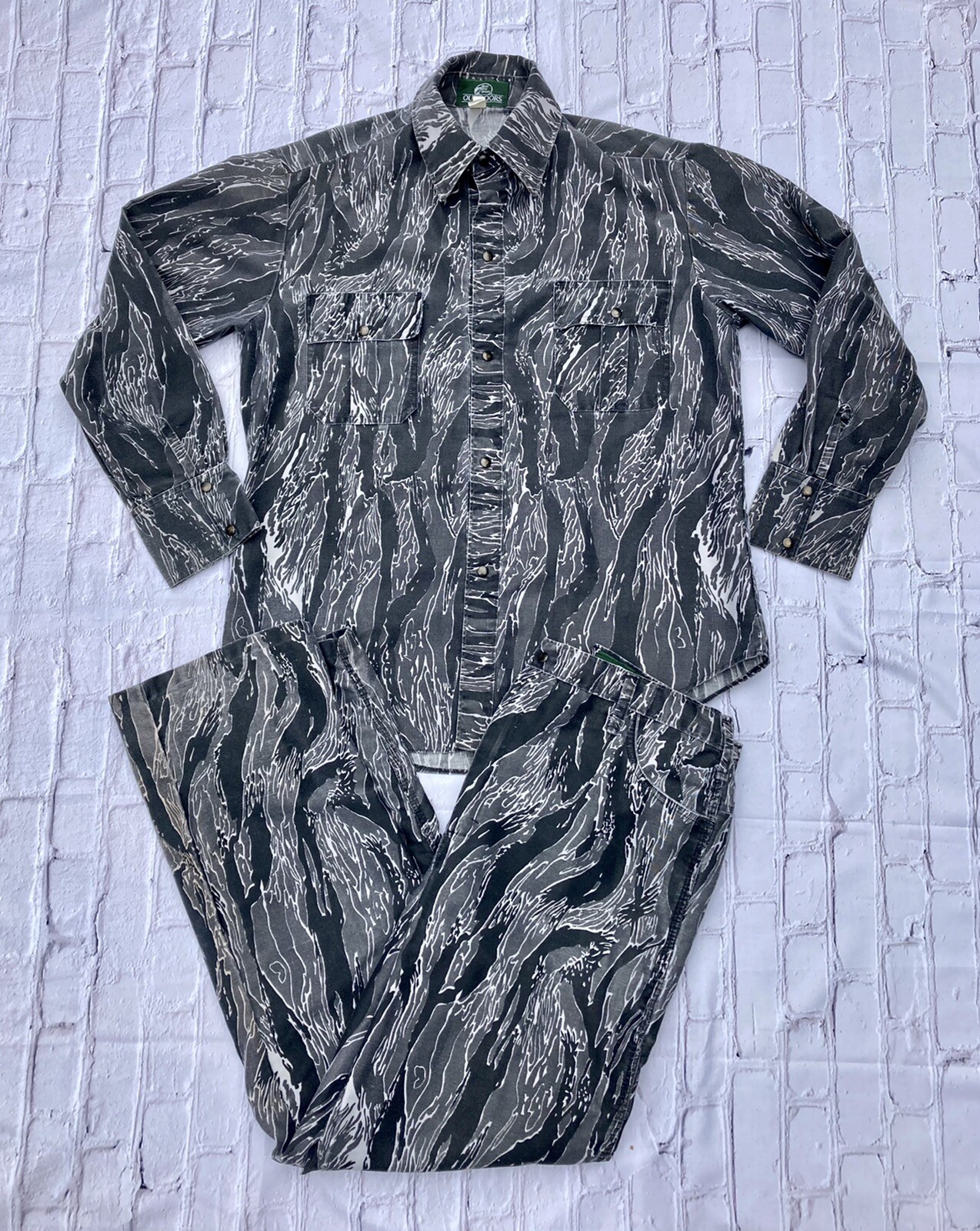 Vtg Bass Pro Shops Tiger Stripe Camoflauge Hunting Set Pants sz 38 Shirt sz XL